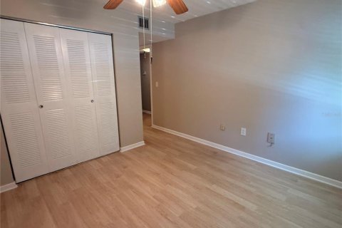 Condo in Deltona, Florida, 2 bedrooms № 2237259 - photo 8