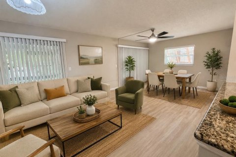 Condo in Deltona, Florida, 2 bedrooms № 2237259 - photo 4