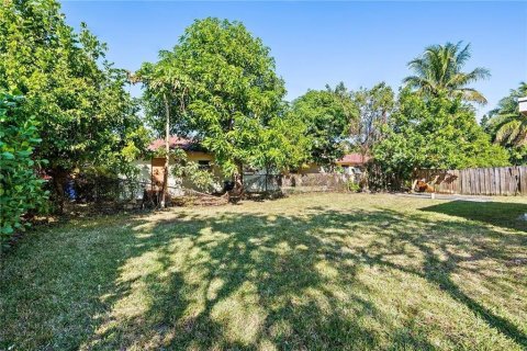 Apartamento en alquiler en Fort Lauderdale, Florida, 2 dormitorios, 83.61 m2 № 2246788 - foto 10