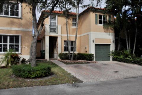 Touwnhouse à louer à Miami Lakes, Floride: 3 chambres, 187.2 m2 № 2384721 - photo 2