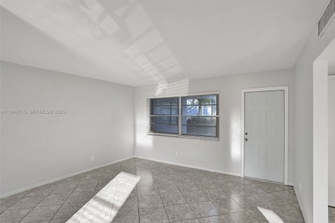 Снять в аренду кондоминиум в Холливуд, Флорида 1 спальня, 62.99м2, № 2005401 - фото 20