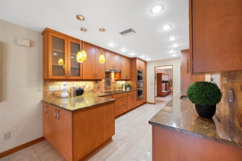 Casa en venta en Tampa, Florida, 4 dormitorios, 296.36 m2 № 2121078 - foto 23