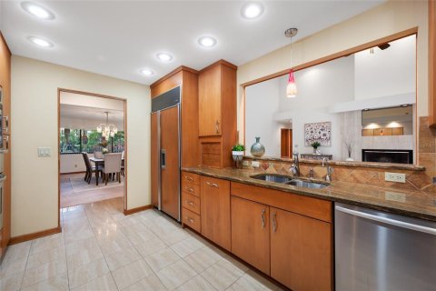 Casa en venta en Tampa, Florida, 4 dormitorios, 296.36 m2 № 2121078 - foto 5