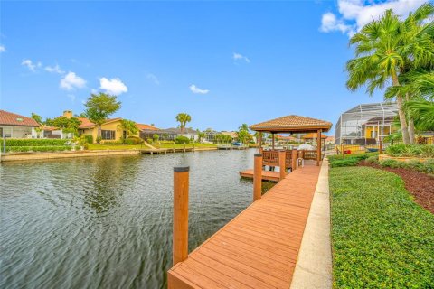 Casa en venta en Tampa, Florida, 4 dormitorios, 296.36 m2 № 2121078 - foto 2