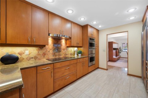 Casa en venta en Tampa, Florida, 4 dormitorios, 296.36 m2 № 2121078 - foto 6