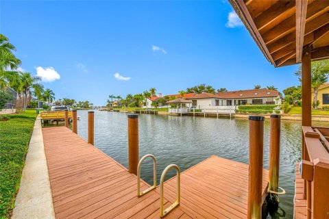 Villa ou maison à Tampa, Floride 4 chambres, 296.36 m2 № 2121078