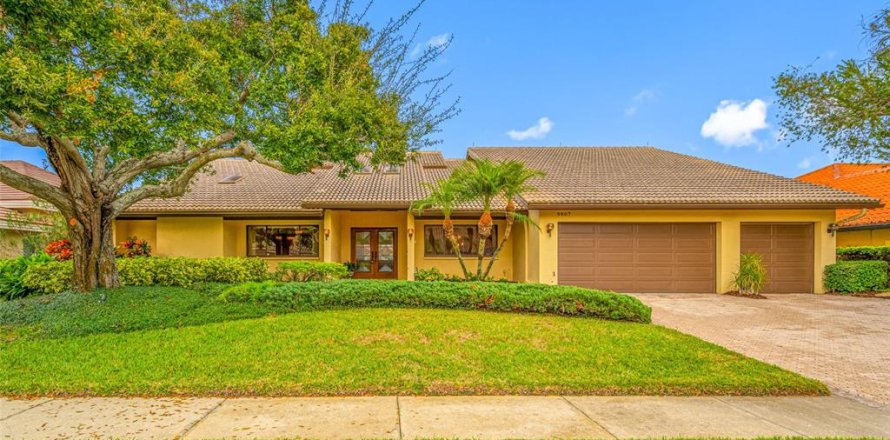 Villa ou maison à Tampa, Floride 4 chambres, 296.36 m2 № 2121078