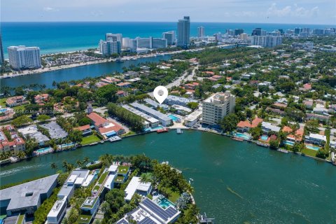 Condominio en venta en Miami Beach, Florida, 1 dormitorio, 69.68 m2 № 1927960 - foto 2