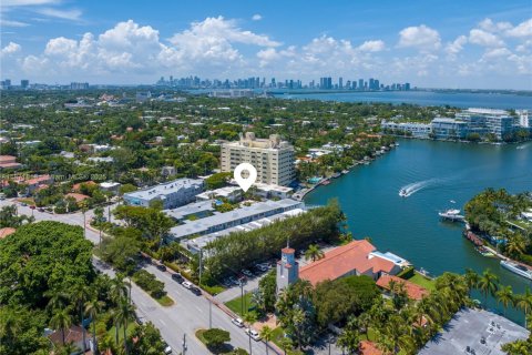 Condominio en venta en Miami Beach, Florida, 1 dormitorio, 69.68 m2 № 1927960 - foto 1