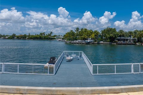 Condominio en venta en Miami Beach, Florida, 1 dormitorio, 69.68 m2 № 1927960 - foto 6