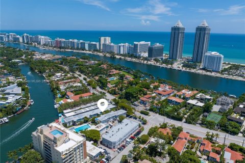 Condominio en venta en Miami Beach, Florida, 1 dormitorio, 69.68 m2 № 1927960 - foto 3