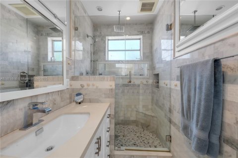 Condominio en venta en Miami Beach, Florida, 1 dormitorio, 69.68 m2 № 1927960 - foto 18