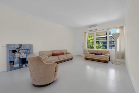 Condominio en venta en Miami Beach, Florida, 1 dormitorio, 69.68 m2 № 1927960 - foto 8