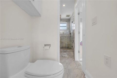 Condominio en venta en Miami Beach, Florida, 1 dormitorio, 69.68 m2 № 1927960 - foto 16