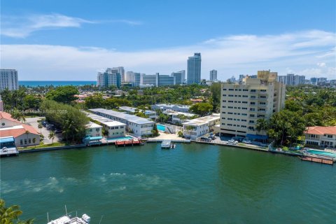 Condominio en venta en Miami Beach, Florida, 1 dormitorio, 69.68 m2 № 1927960 - foto 5