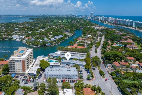 Condominio en venta en Miami Beach, Florida, 1 dormitorio, 69.68 m2 № 1927960 - foto 4