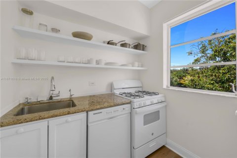 Condominio en venta en Miami Beach, Florida, 1 dormitorio, 69.68 m2 № 1927960 - foto 12