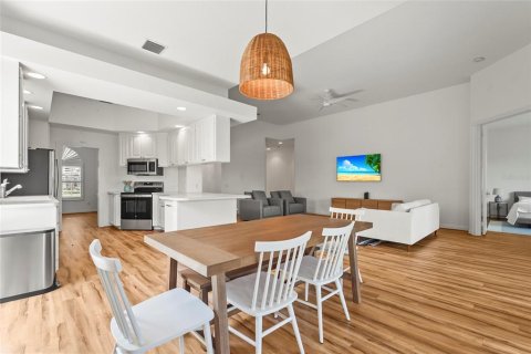 Casa en alquiler en Sarasota, Florida, 3 dormitorios, 186.55 m2 № 1915056 - foto 24