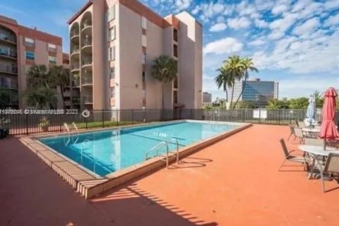 Кондоминиум с 3 спальнями в Майами, Флорида № 2004899