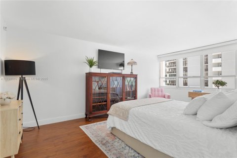 Купить кондоминиум в Майами-Бич, Флорида 2 спальни, 123м2, № 1957920 - фото 14