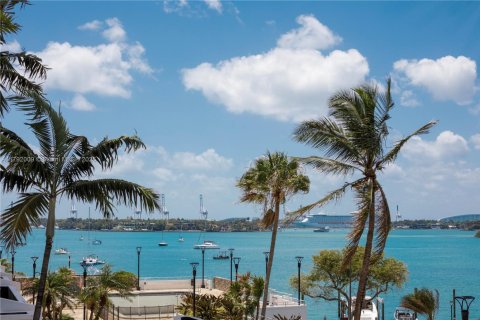 Купить кондоминиум в Майами-Бич, Флорида 2 спальни, 123м2, № 1957920 - фото 22