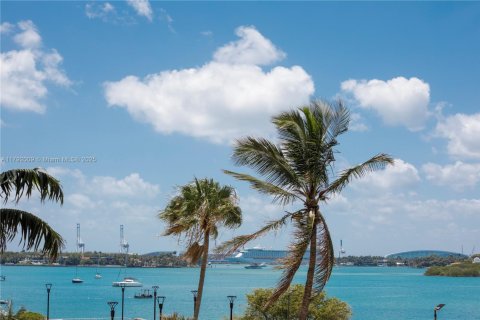 Купить кондоминиум в Майами-Бич, Флорида 2 спальни, 123м2, № 1957920 - фото 26