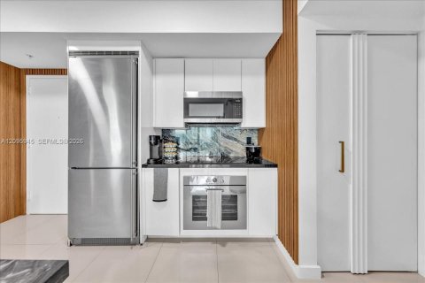 Copropriété à louer à Miami, Floride: 2 chambres, 103.12 m2 № 2388047 - photo 7