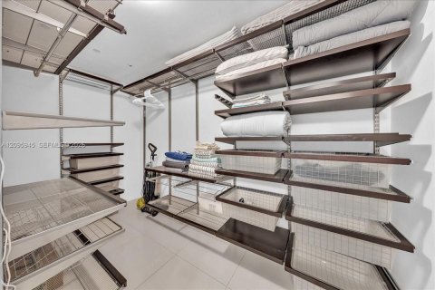 Copropriété à louer à Miami, Floride: 2 chambres, 103.12 m2 № 2388047 - photo 17