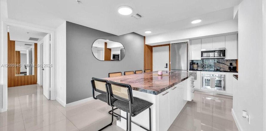 Condo à Miami, Floride, 2 chambres  № 2388047