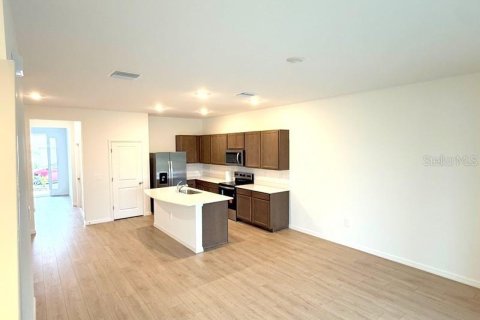 Touwnhouse à louer à Wesley Chapel, Floride: 3 chambres, 155.43 m2 № 2413807 - photo 9