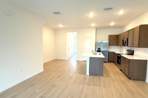 Touwnhouse à louer à Wesley Chapel, Floride: 3 chambres, 155.43 m2 № 2413807 - photo 5