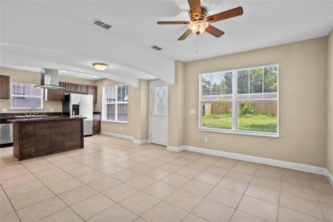 House in Orlando, Florida 3 bedrooms, 163.88 sq.m. № 1877381 - photo 12