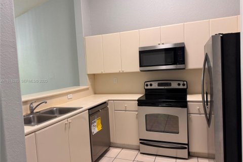 Apartamento en alquiler en Homestead, Florida, 3 dormitorios, 109.81 m2 № 1970841 - foto 4