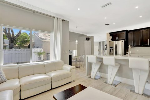 House in Coconut Creek, Florida 4 bedrooms, 201.97 sq.m. № 1794158 - photo 5