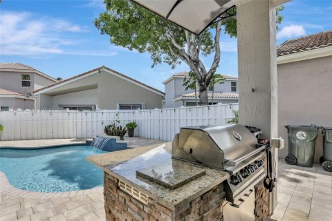 House in Coconut Creek, Florida 4 bedrooms, 201.97 sq.m. № 1794158 - photo 2