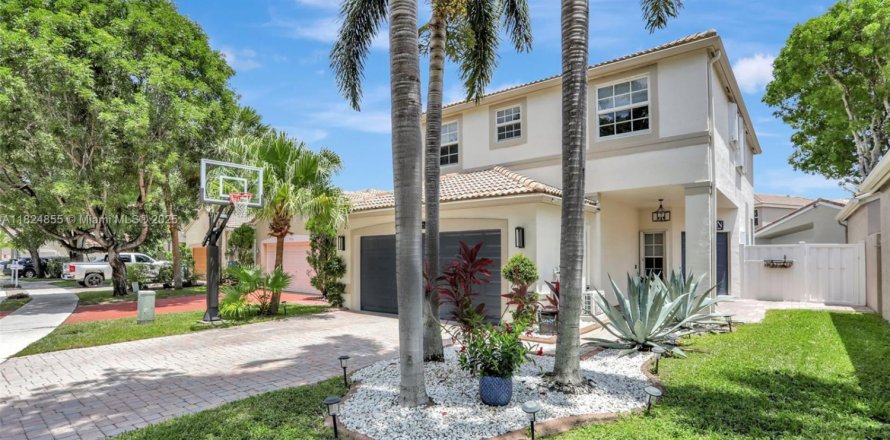 House in Coconut Creek, Florida 4 bedrooms, 201.97 sq.m. № 1794158