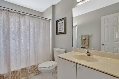 House in Coconut Creek, Florida 4 bedrooms, 201.97 sq.m. № 1794158 - photo 30