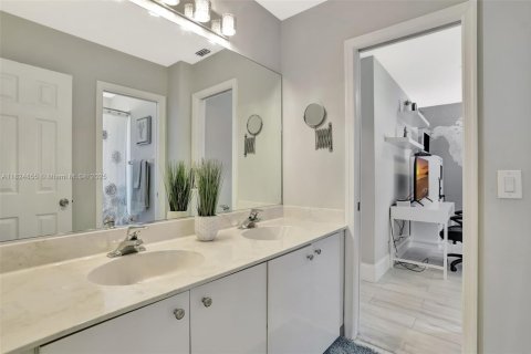 House in Coconut Creek, Florida 4 bedrooms, 201.97 sq.m. № 1794158 - photo 26