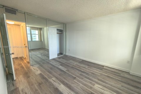 Condominio en venta en Miami Beach, Florida, 2 dormitorios, 126.53 m2 № 2018078 - foto 16