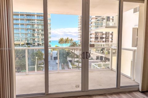 Condominio en venta en Miami Beach, Florida, 2 dormitorios, 126.53 m2 № 2018078 - foto 11