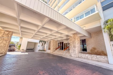 Condominio en venta en Miami Beach, Florida, 2 dormitorios, 126.53 m2 № 2018078 - foto 2