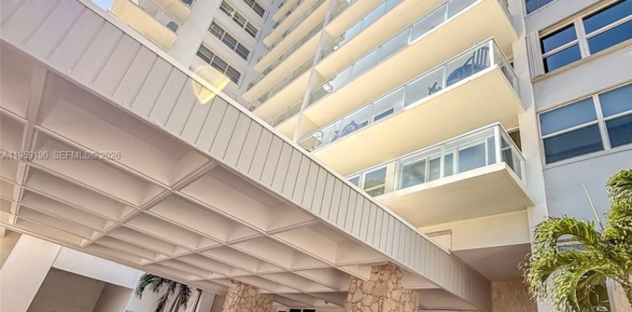 Condominio en Miami Beach, Florida, 2 dormitorios № 2018078