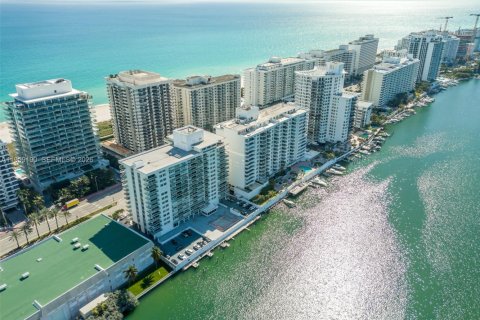 Condominio en venta en Miami Beach, Florida, 2 dormitorios, 126.53 m2 № 2018078 - foto 30