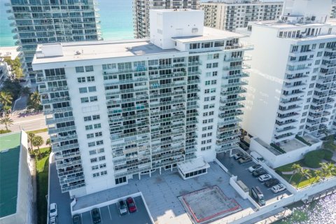 Condominio en venta en Miami Beach, Florida, 2 dormitorios, 126.53 m2 № 2018078 - foto 4
