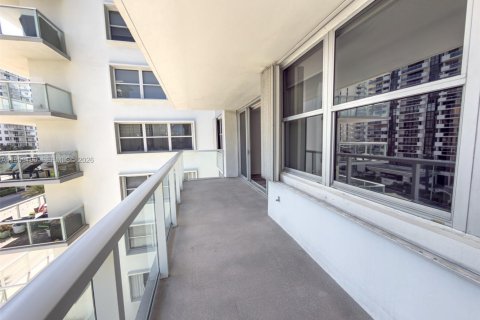 Condominio en venta en Miami Beach, Florida, 2 dormitorios, 126.53 m2 № 2018078 - foto 10