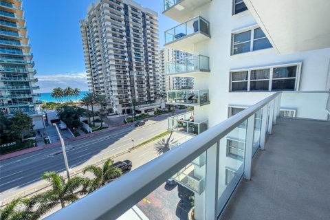 Condominio en venta en Miami Beach, Florida, 2 dormitorios, 126.53 m2 № 2018078 - foto 8