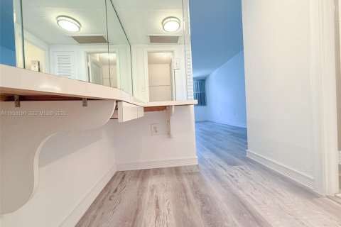 Condominio en venta en Miami Beach, Florida, 2 dormitorios, 126.53 m2 № 2018078 - foto 24