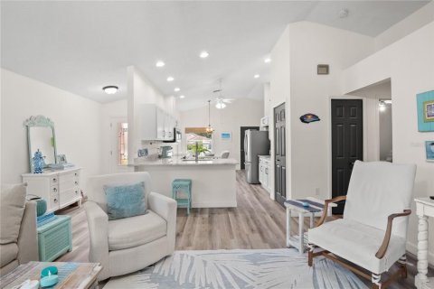 Casa en venta en Spring Hill, Florida, 2 dormitorios, 121.33 m2 № 1878179 - foto 11