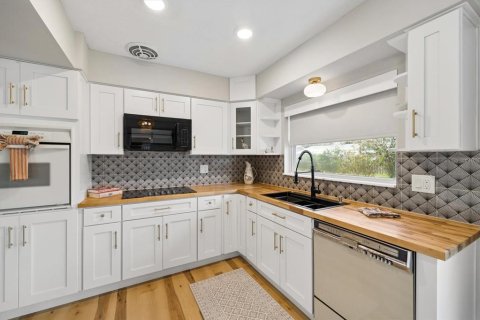 Купить виллу или дом в Ларго, Флорида 5 комнат, 110.83м2, № 2420347 - фото 17