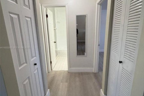 Condominio en venta en Hialeah, Florida, 2 dormitorios, 91.97 m2 № 1986081 - foto 19